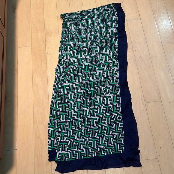 Tory Burch Geometric Patterned Scarf with Navy Border approx 68 in long - Picture 1 of 2
